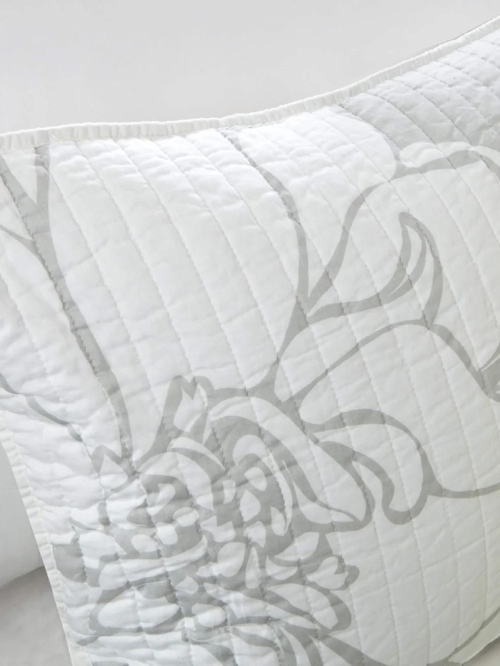 Madison Park Lola 100% Cotton Quilt Set - Casual Floral Channel King/Cal King